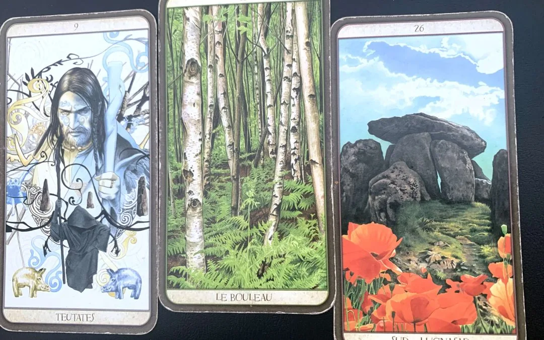 L&rsquo;oracle de Beltan : Trois dieux réunis pour vous